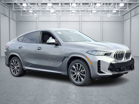 Certified 2026 BMW X6 xDrive40i AWD/4WD image 3