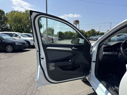 New 2025 Volkswagen Jetta SE image 11