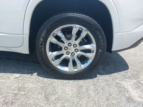 Used 2018 Chevrolet Traverse High Country AWD/4WD image 36