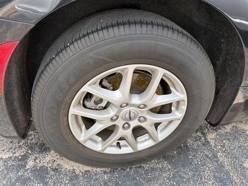 Used 2023 Chrysler Voyager LX FWD image 40