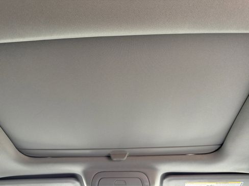 Used 2020 GMC Acadia SLT w/ Premium Package image 33