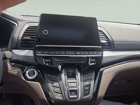 Used 2025 Honda Odyssey Elite image 15