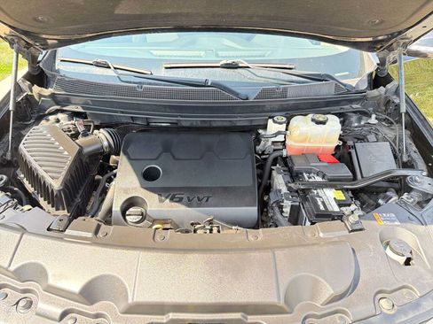 Used 2019 Chevrolet Traverse LT FWD image 11