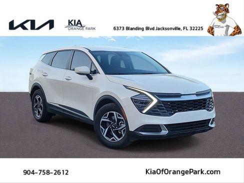 Used 2025 Kia Sportage LX FWD image 1