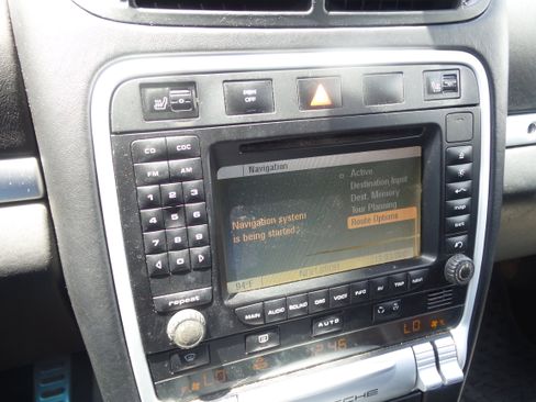 Used 2004 Porsche Cayenne Turbo image 40