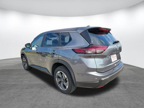 Used 2025 Nissan Rogue SV FWD image 7
