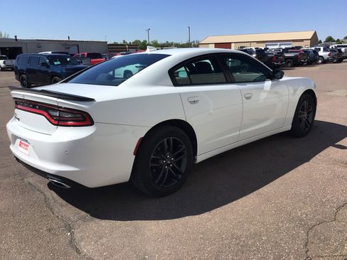 Used 2019 Dodge Charger SXT w/ Blacktop Package AWD/4WD image 5