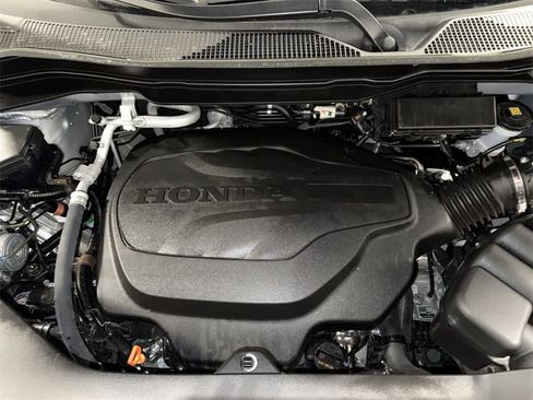 Certified 2025 Honda Passport EX-L image 12