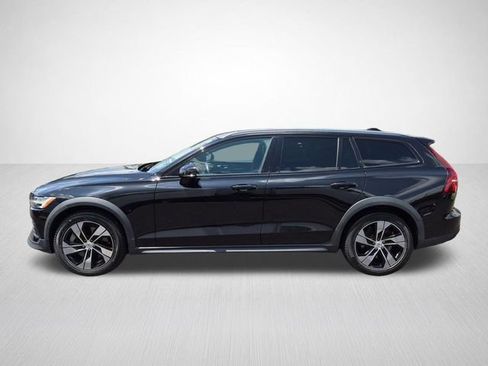 Used 2020 Volvo V60 T5 Cross Country AWD/4WD image 7