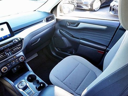 Used 2022 Ford Escape SE FWD image 21