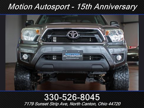Used 2013 Toyota Tacoma 4x4 Access Cab V6 w/ SR5 Pkg image 3