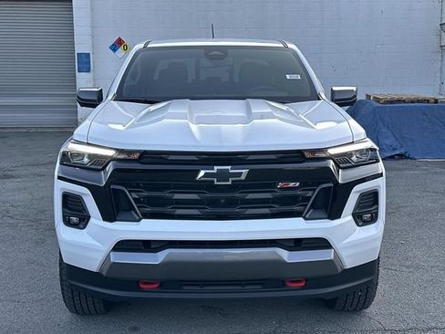 Used 2025 Chevrolet Colorado Z71 w/ Technology Package AWD/4WD image 6