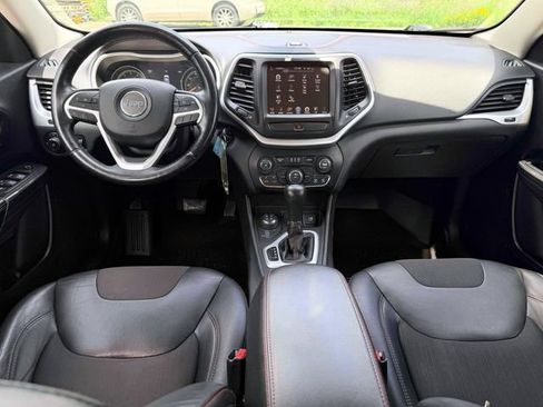 Used 2015 Jeep Cherokee Trailhawk w/ Cold Weather Group AWD/4WD image 15