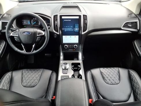 Certified 2024 Ford Edge Titanium AWD/4WD image 27
