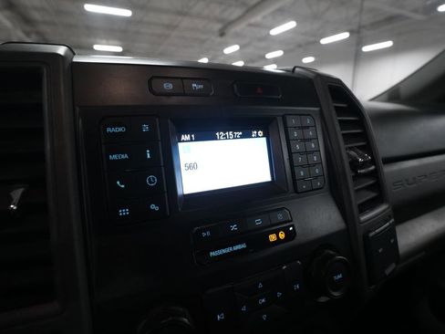 Used 2021 Ford F250 XL w/ Power Equipment Group RWD image 6