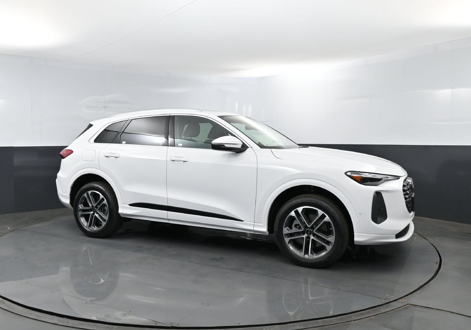 New 2026 Audi Q5 Premium AWD/4WD image 4