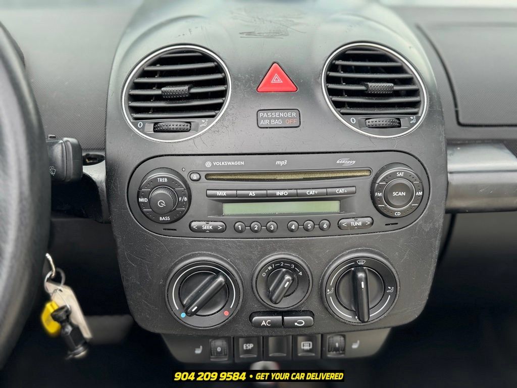 Used 2007 Volkswagen Beetle Triple White Edition FWD image 11