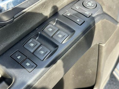 Used 2019 Chevrolet Silverado 1500 Custom w/ Custom Convenience Package image 16