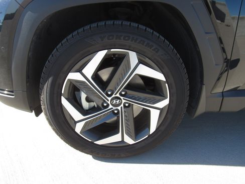 Used 2023 Hyundai Tucson Limited w/ Cargo Package image 4