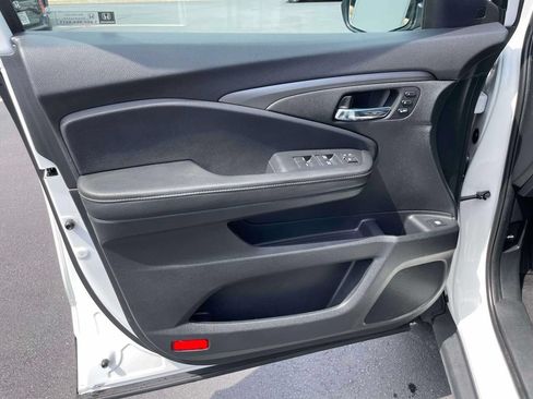 Certified 2025 Honda Ridgeline RTL image 16