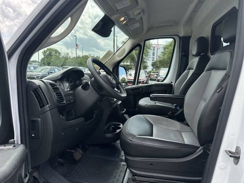 Used 2025 RAM ProMaster 2500 w/ Convenience Group FWD image 16