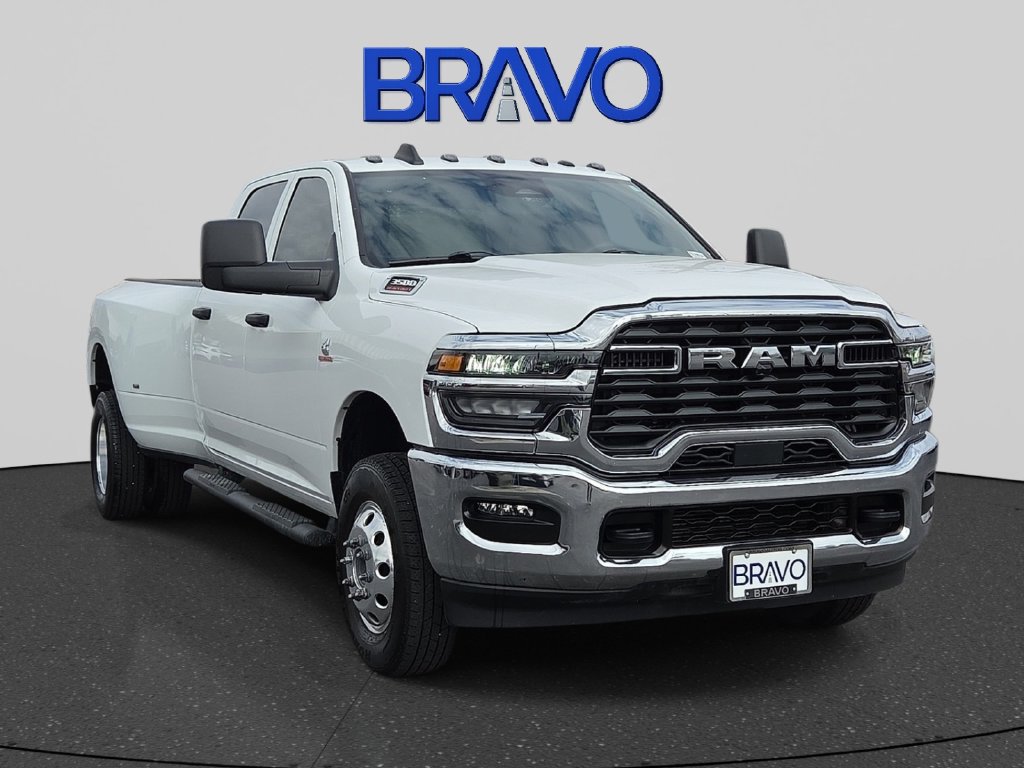 Used 2026 RAM 3500 Tradesman w/ Chrome Appearance Group AWD/4WD image 6