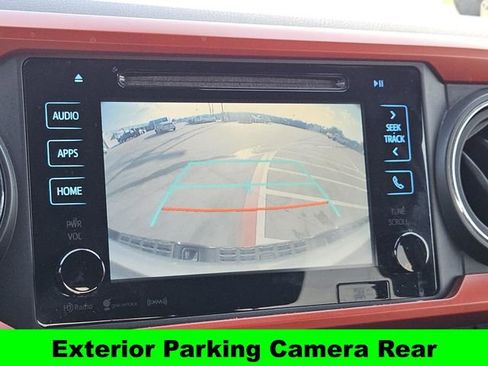 Used 2019 Toyota Tacoma TRD Off-Road image 18