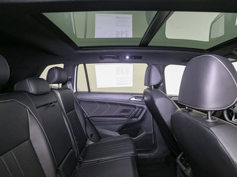 Certified 2024 Volkswagen Tiguan SE R-Line AWD/4WD image 27