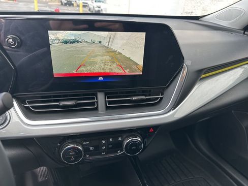 Used 2025 Chevrolet Trax LT w/ Driver Confidence Package image 19