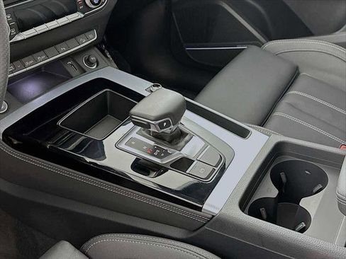 Certified 2025 Audi Q5 2.0T Premium Plus w/ Premium Plus Package AWD/4WD image 16
