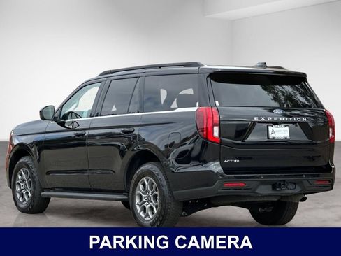 Used 2025 Ford Expedition Active AWD/4WD image 3