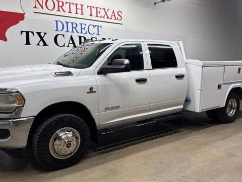 Used 2019 RAM 3500 Tradesman w/ Chrome Appearance Group image 11
