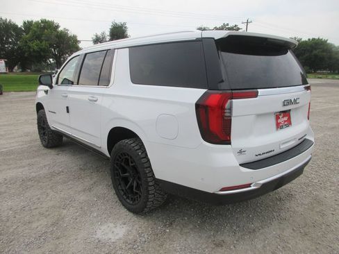 New 2026 GMC Yukon XL Elevation w/ Elevation Premium Package AWD/4WD image 9
