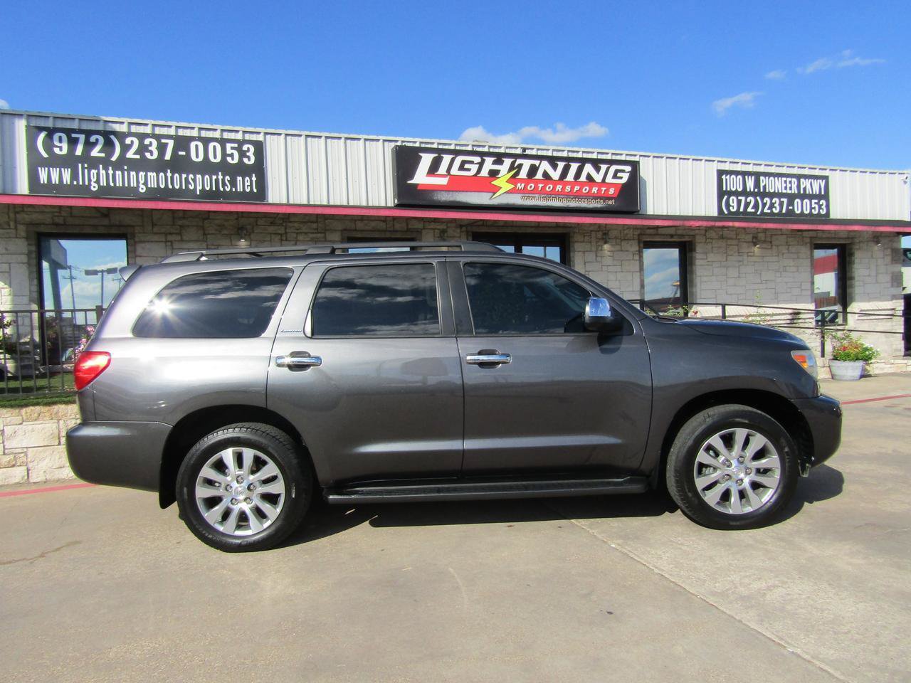 Used 2015 Toyota Sequoia Limited RWD image 5