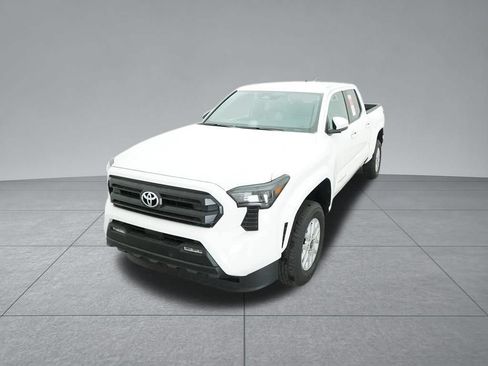 Used 2024 Toyota Tacoma SR5 AWD/4WD image 19