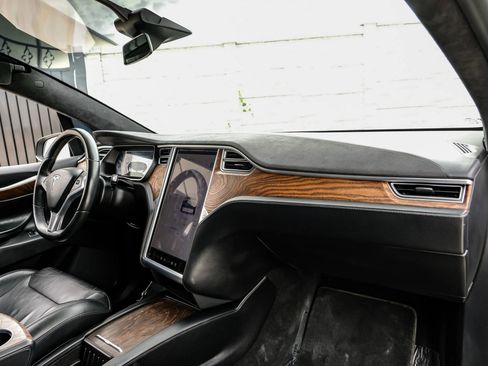 Used 2017 Tesla Model X 90D image 17