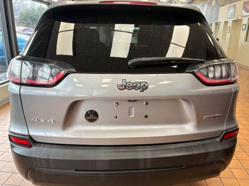 Used 2019 Jeep Cherokee Latitude Plus image 12