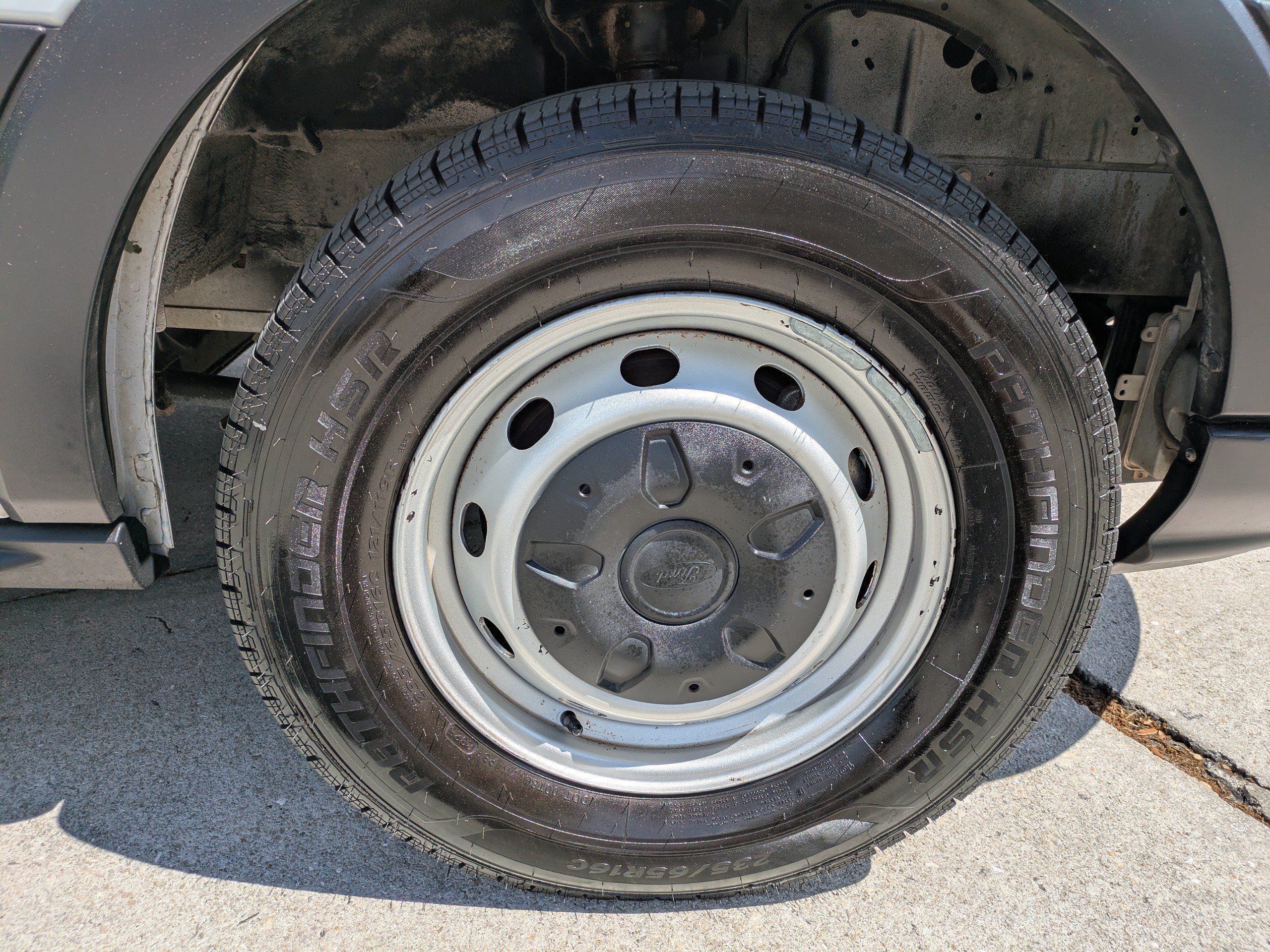 Used 2019 Ford Transit 150 XL RWD image 10