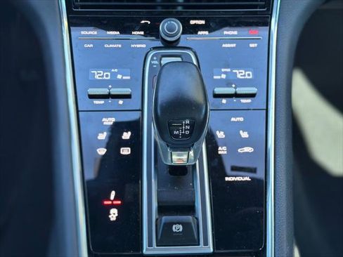 Used 2018 Porsche Panamera 4 image 13