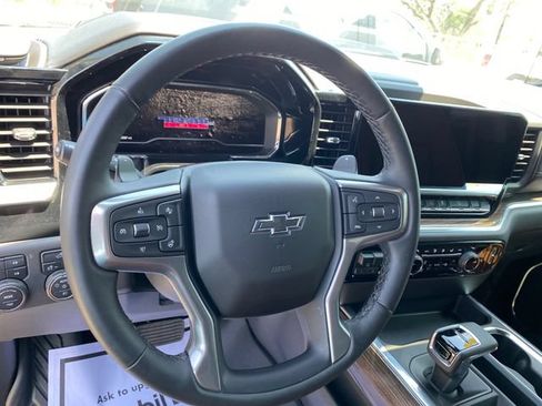 Used 2025 Chevrolet Silverado 1500 LT Trail Boss AWD/4WD image 11