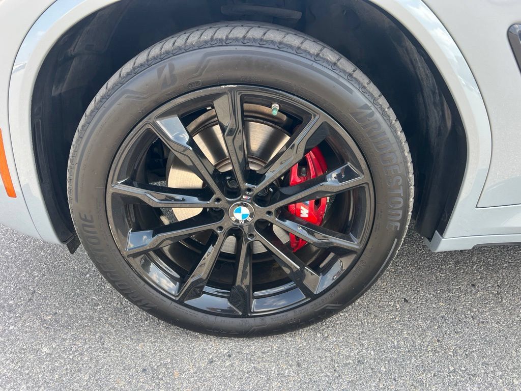 Certified 2024 BMW X4 M40i w/ Premium Package AWD/4WD image 6