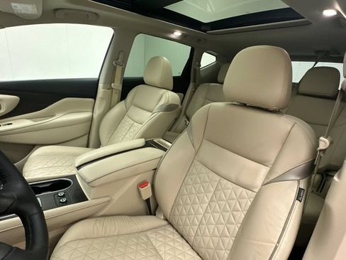 Certified 2019 Nissan Murano Platinum w/ Cargo Package AWD/4WD image 9