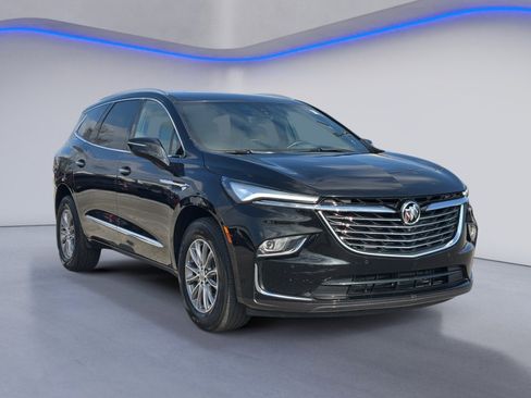 Used 2024 Buick Enclave Premium image 9