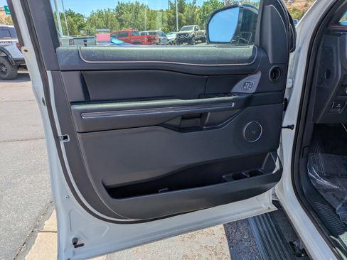 Certified 2022 Ford Expedition Max Limited AWD/4WD image 14