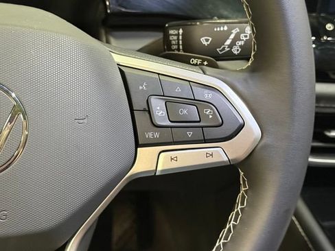 Used 2024 Volkswagen Atlas SE FWD image 18