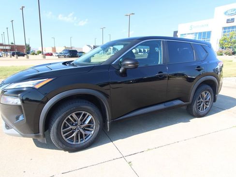 Used 2023 Nissan Rogue S AWD/4WD image 19