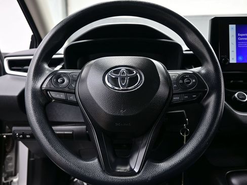Used 2025 Toyota Corolla LE FWD image 21