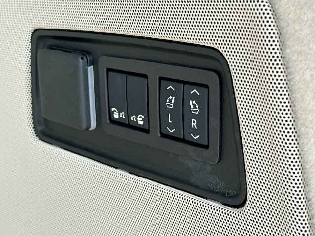 Used 2024 Cadillac Escalade Sport Platinum AWD/4WD image 13