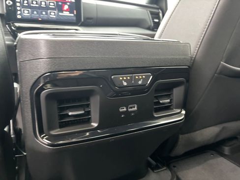 Used 2024 GMC Sierra 2500 AT4 w/ AT4 Premium Plus Package image 36