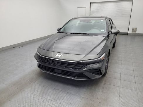 Used 2024 Hyundai Elantra SEL w/ Convenience Package FWD image 15